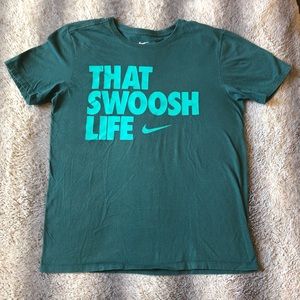 🏀 Nike Tee That Swoosh Life Men’s Medium Green